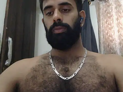 Snapshot of indianhairybull chatting on June 4, 4:51 am indianhairybull online show from June 4, 4:51 am