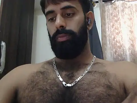 Snapshot of indianhairybull chatting on June 10, 4:23 am indianhairybull online show from June 10, 4:23 am