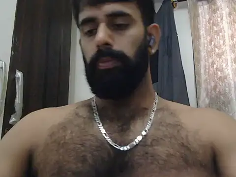 Snapshot of indianhairybull chatting on June 11, 4:43 am indianhairybull online show from June 11, 4:43 am