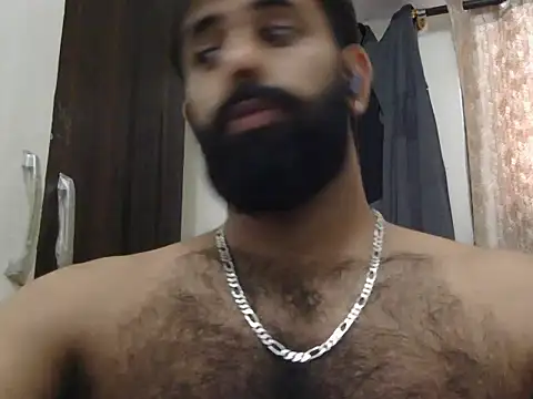 Snapshot of indianhairybull chatting on June 16, 4:48 am indianhairybull online show from June 16, 4:48 am