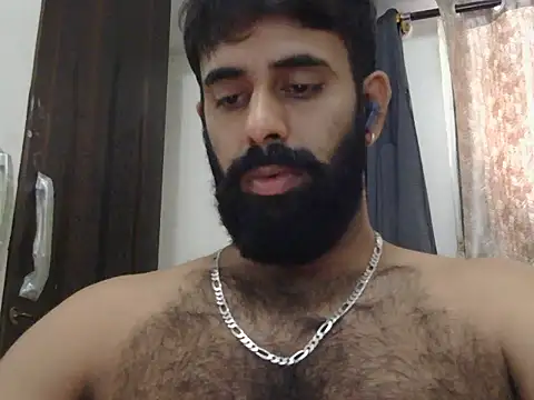 Snapshot of indianhairybull chatting on June 21, 4:26 am indianhairybull online show from June 21, 4:26 am