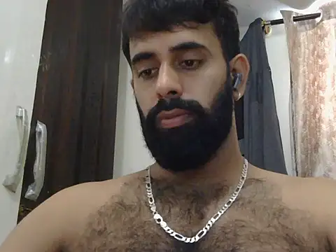 Snapshot of indianhairybull chatting on June 22, 4:42 am indianhairybull online show from June 22, 4:42 am