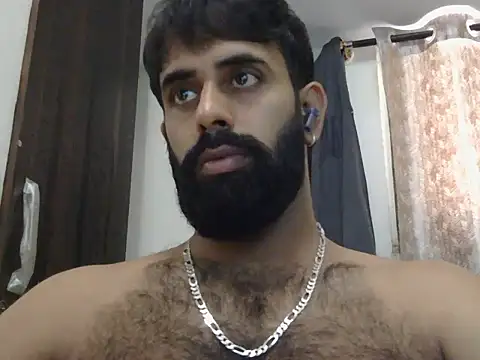 Snapshot of indianhairybull chatting on June 23, 4:54 am indianhairybull online show from June 23, 4:54 am