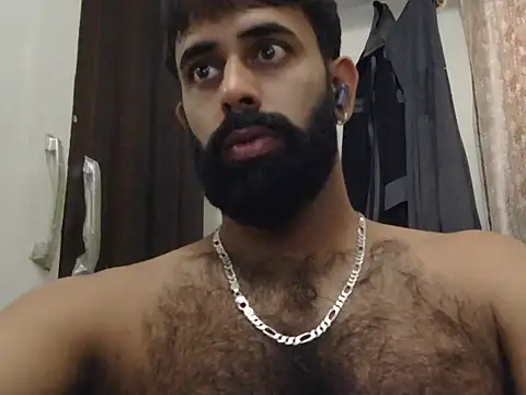 Snapshot of indianhairybull chatting on July 6, 4:42 am indianhairybull online show from July 6, 4:42 am