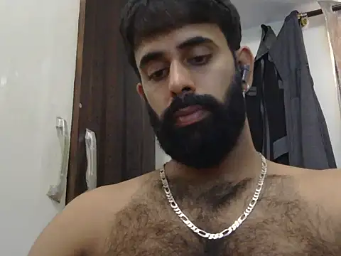 Snapshot of indianhairybull chatting on July 13, 4:26 am indianhairybull online show from July 13, 4:26 am