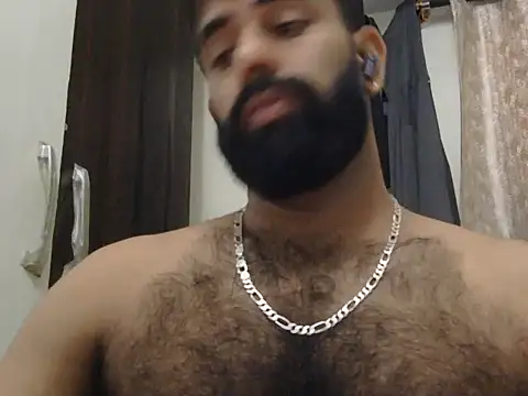 Snapshot of indianhairybull chatting on August 4, 4:15 am indianhairybull online show from August 4, 4:15 am