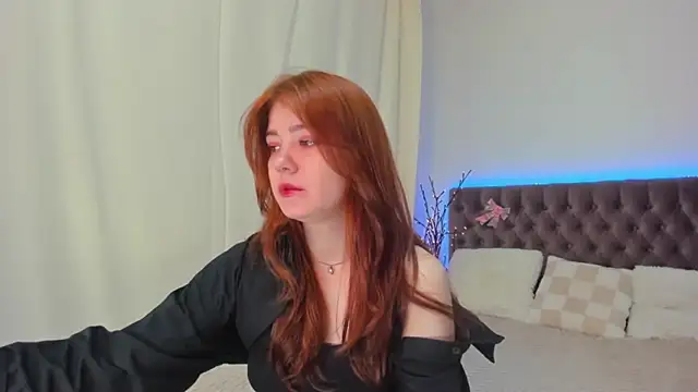 Snapshot of Ella_Mayers chatting on March 15, 9:16 pm Ella Mayers online show from March 15, 9:16 pm