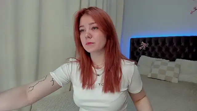Snapshot of Ella_Mayers chatting on September 14, 12:26 pm Ella Mayers online show from September 14, 12:26 pm