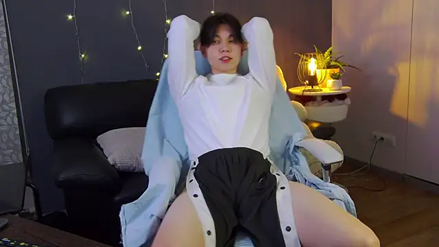 Snapshot of just_gay_ chatting on February 14, 9:10 pm just gay online show from February 14, 9:10 pm