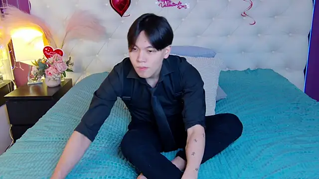 Snapshot of just_gay_ chatting on February 19, 1:28 pm just gay online show from February 19, 1:28 pm