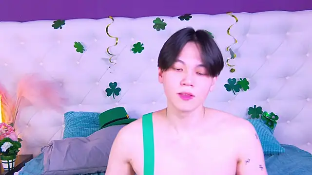 Snapshot of just_gay_ chatting on March 16, 8:11 pm just gay online show from March 16, 8:11 pm