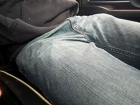 Snapshot of Boss5989 chatting on September 18, 11:34 am Boss5989 online show from September 18, 11:34 am