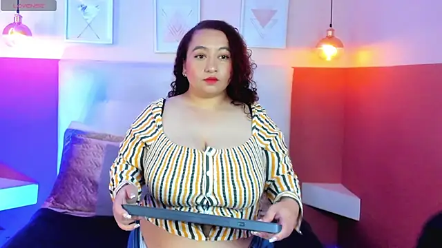 Snapshot of kattarina_ chatting on February 21, 1:00 pm kattarina online show from February 21, 1:00 pm