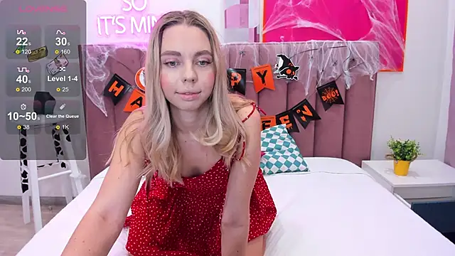 Snapshot of TessaAdorable chatting on November 2, 1:41 am TessaAdorable online show from November 2, 1:41 am