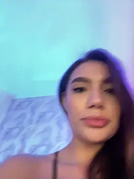 Alyssia Collins online show from February 5, 1:11 pm