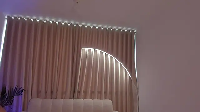 Snapshot of leahaltomm chatting on September 21, 7:59 pm leahaltomm online show from September 21, 7:59 pm