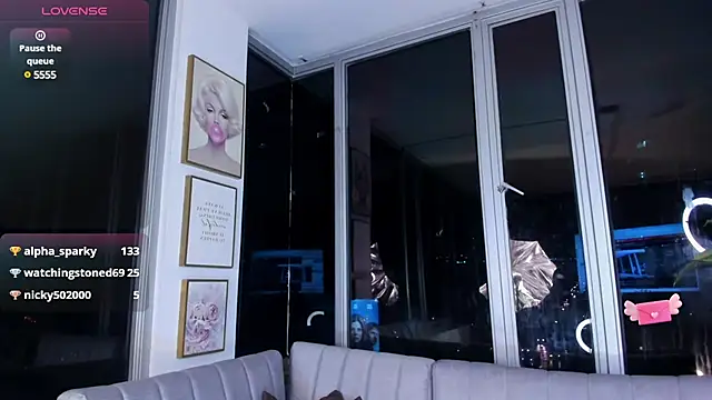 Daphne chers online show from March 1, 2:04 am