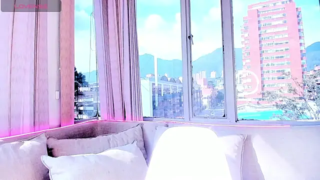 Daphne chers online show from November 7, 7:47 pm