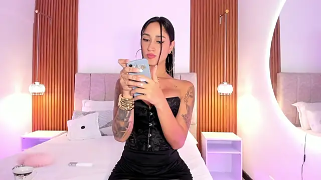 Snapshot of khloe-sweet chatting on November 6, 1:12 pm khloe-sweet online show from November 6, 1:12 pm