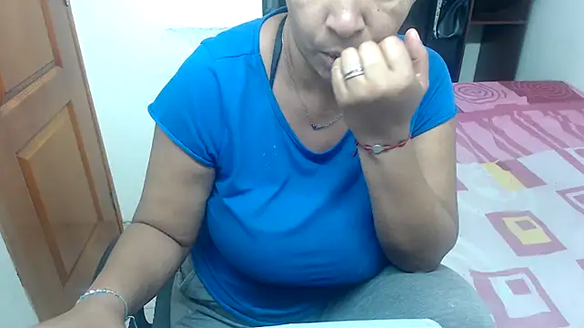 Siblleyx online show from January 22, 4:02 pm