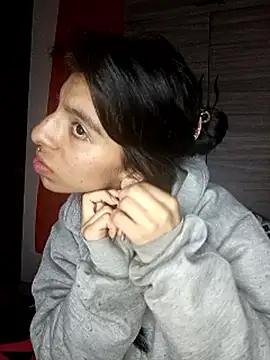 Ariell Kieran online show from September 18, 7:54 am