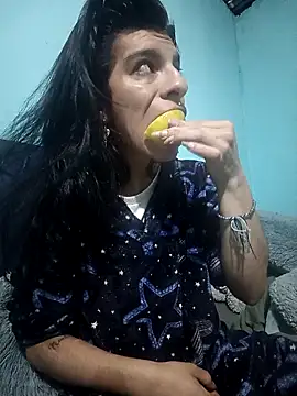 Ariell Kieran online show from December 3, 2:52 am