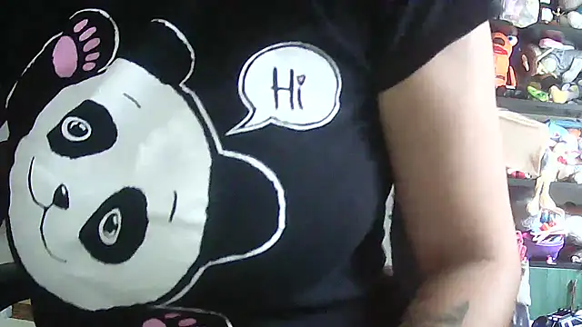 Snapshot of Cicamica12 chatting on December 14, 11:15 am Cicamica12 online show from December 14, 11:15 am