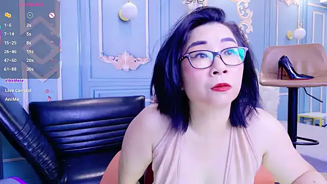 Snapshot of LucianaMe chatting on June 30, 2:23 am LucianaMe online show from June 30, 2:23 am