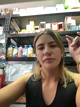 Andrea18 blonde online show from February 10, 4:33 pm