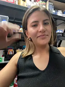 Andrea18 blonde online show from March 17, 7:17 pm