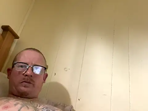 Snapshot of ClimbedCaelum chatting on November 27, 7:27 pm ClimbedCaelum online show from November 27, 7:27 pm