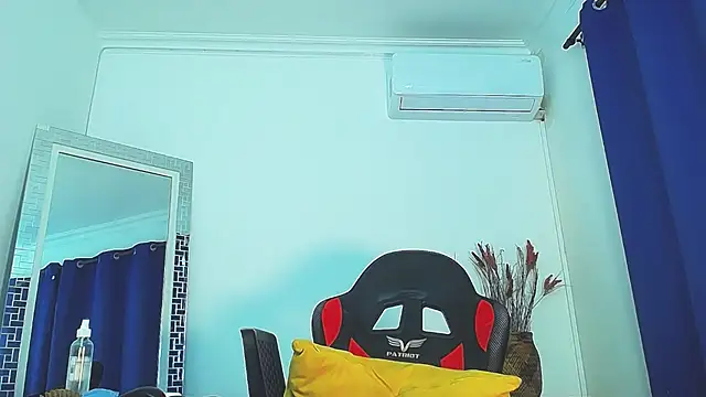 Snapshot of Karla_Dior7 chatting on February 21, 12:50 pm Karla Dior7 online show from February 21, 12:50 pm