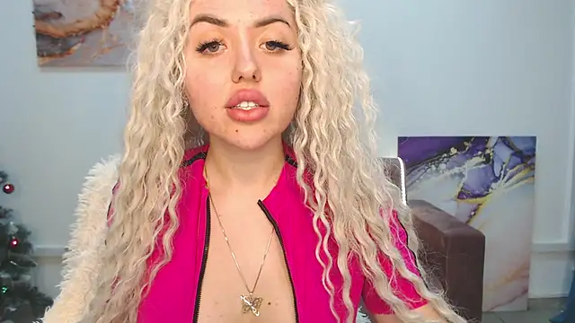 Snapshot of MissisCaty chatting on February 4, 9:38 am MissisCaty online show from February 4, 9:38 am