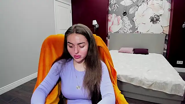 Snapshot of MissisCaty chatting on December 4, 7:33 pm MissisCaty online show from December 4, 7:33 pm