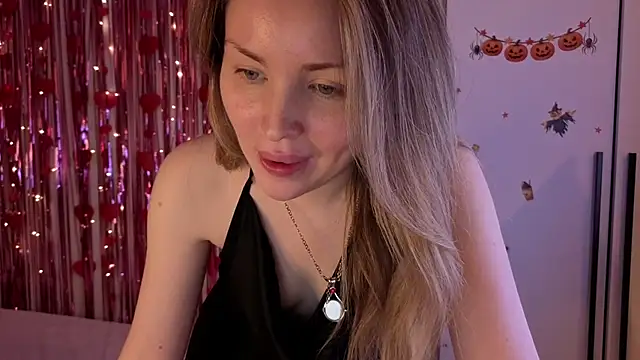 Snapshot of Lora_Rosee chatting on May 31, 6:09 pm Lora Rosee online show from May 31, 6:09 pm