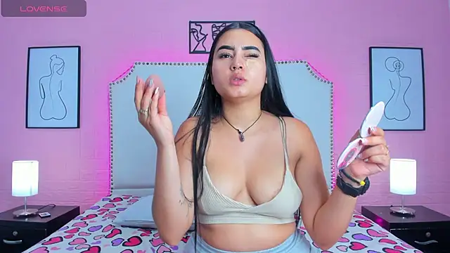  Emma whiitee  online show from November 1, 1:13 pm