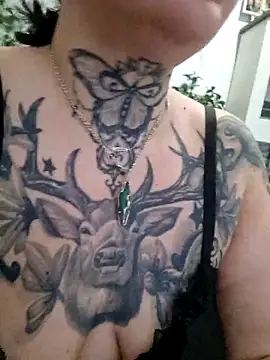 CannabisQueenn online show from November 12, 7:20 am