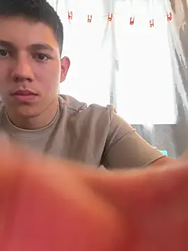 Snapshot of JamesCr_ chatting on February 19, 2:12 pm JamesCr online show from February 19, 2:12 pm