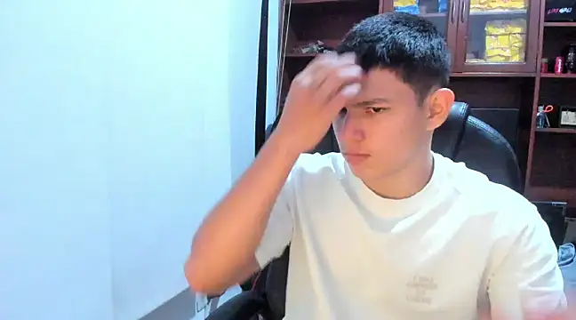 Snapshot of JamesCr_ chatting on February 22, 9:48 pm JamesCr online show from February 22, 9:48 pm