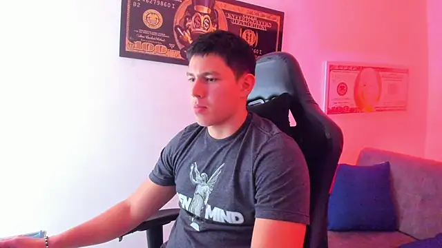 Snapshot of JamesCr_ chatting on March 3, 8:00 pm JamesCr online show from March 3, 8:00 pm