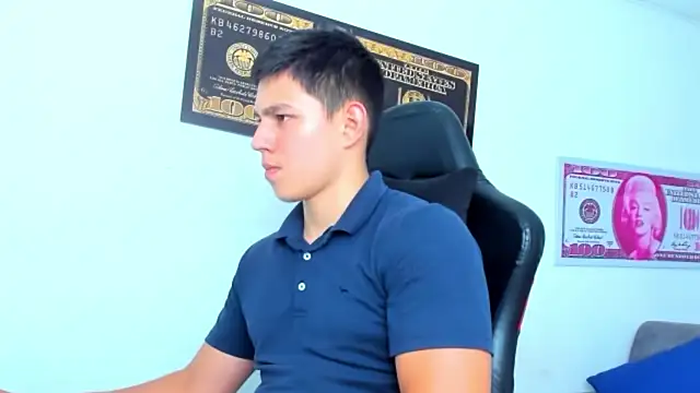 Snapshot of JamesCr_ chatting on March 6, 9:53 pm JamesCr online show from March 6, 9:53 pm