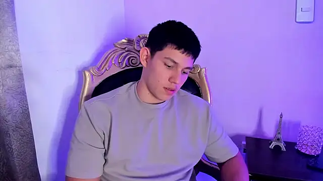 Snapshot of JamesCr_ chatting on March 7, 8:11 pm JamesCr online show from March 7, 8:11 pm