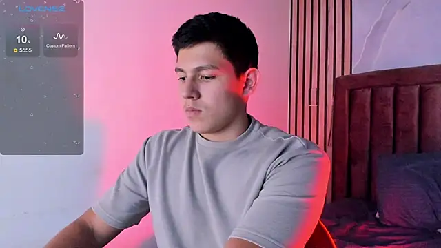 Snapshot of JamesCr_ chatting on March 13, 7:50 pm JamesCr online show from March 13, 7:50 pm