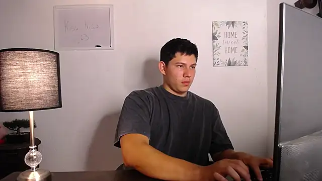 Snapshot of JamesCr_ chatting on October 11, 11:03 pm JamesCr online show from October 11, 11:03 pm