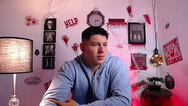 Snapshot of JamesCr_ chatting on October 28, 10:08 am JamesCr online show from October 28, 10:08 am