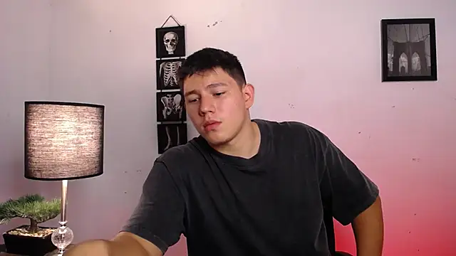 Snapshot of JamesCr_ chatting on November 6, 12:55 am JamesCr online show from November 6, 12:55 am