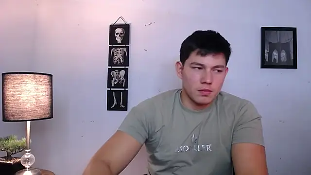 Snapshot of JamesCr_ chatting on November 23, 12:54 am JamesCr online show from November 23, 12:54 am