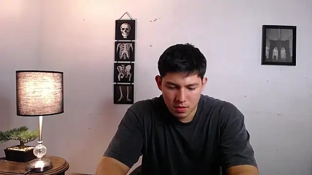 Snapshot of JamesCr_ chatting on November 24, 2:44 am JamesCr online show from November 24, 2:44 am