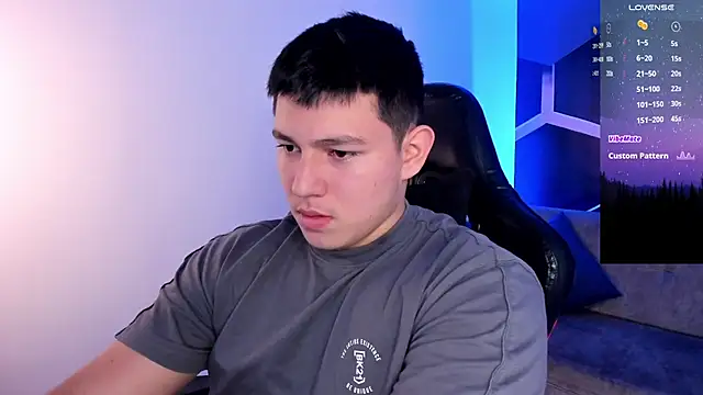 JamesCr  online show from January 17, 3:22 am