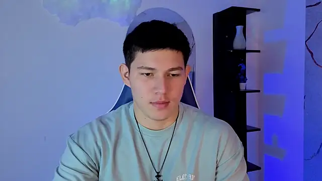 Snapshot of JamesCr_ chatting on May 21, 12:34 pm JamesCr online show from May 21, 12:34 pm